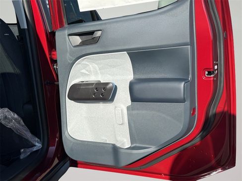 New 2025 Ford Maverick XLT image 29