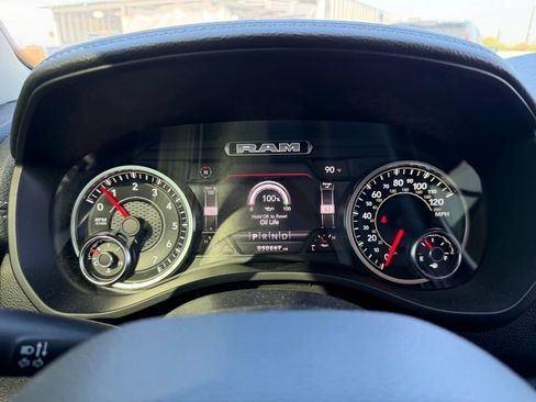 Used 2022 RAM 1500 Laramie AWD/4WD image 9