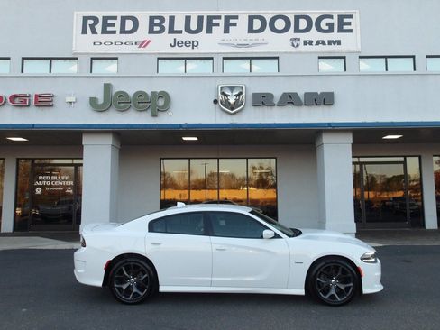 Used 2018 Dodge Charger R/T w/ Navigation & Travel Group image 1