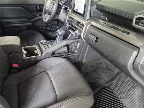 Used 2024 Toyota Tacoma SR5 AWD/4WD image 19