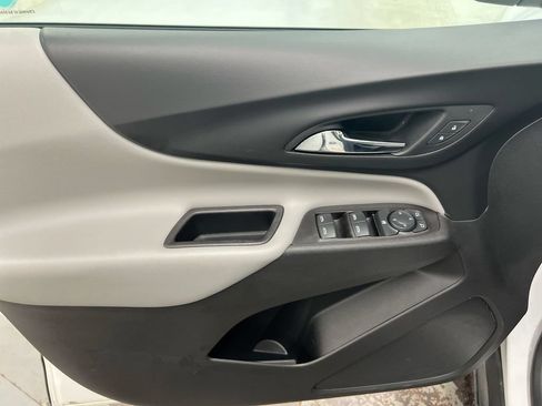 Used 2022 Chevrolet Equinox LS FWD image 20
