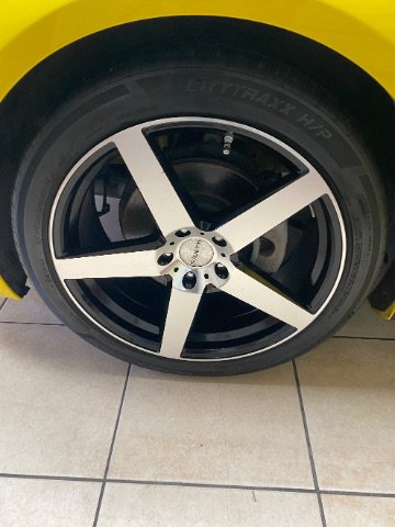 Used 2015 Chevrolet Camaro LT RWD image 25