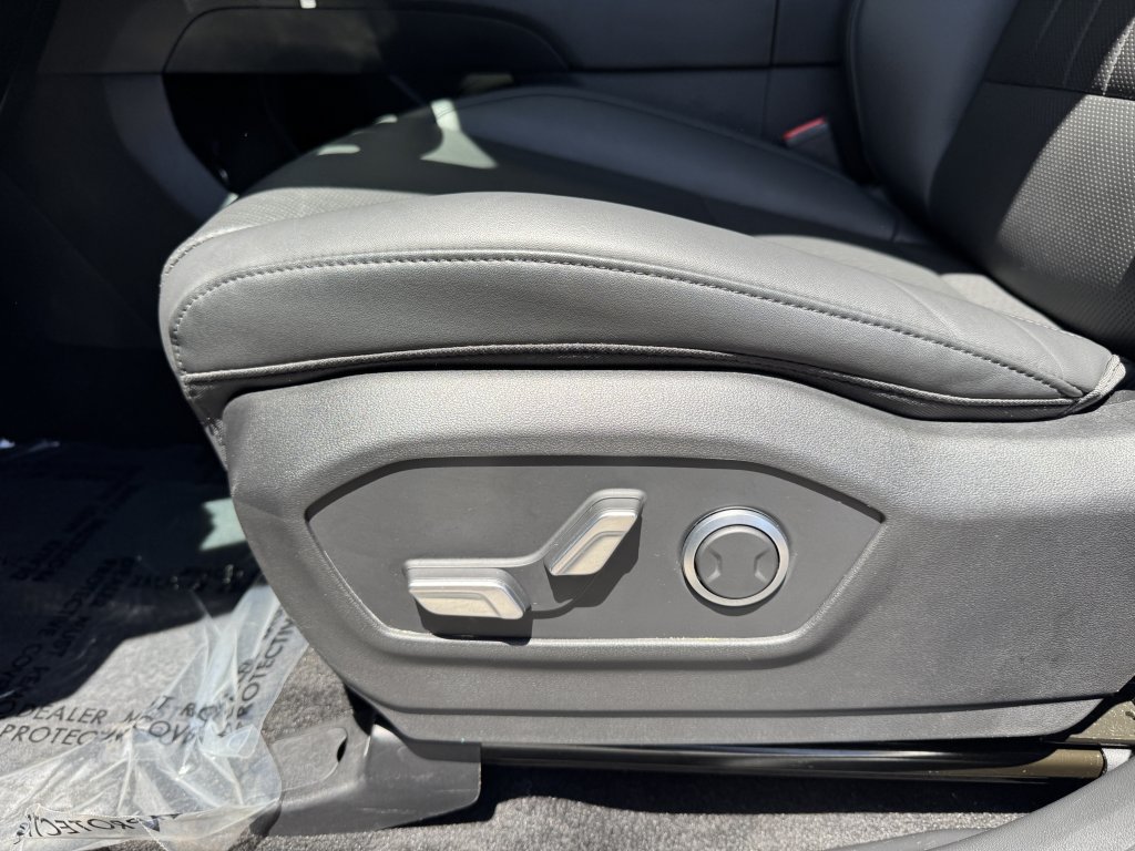 Used 2024 Hyundai Santa Fe XRT AWD/4WD image 33