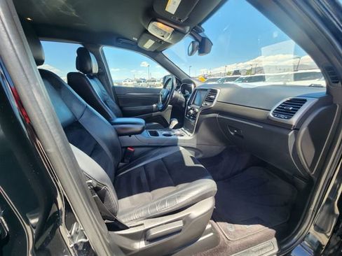 Used 2017 Jeep Grand Cherokee Altitude RWD image 20
