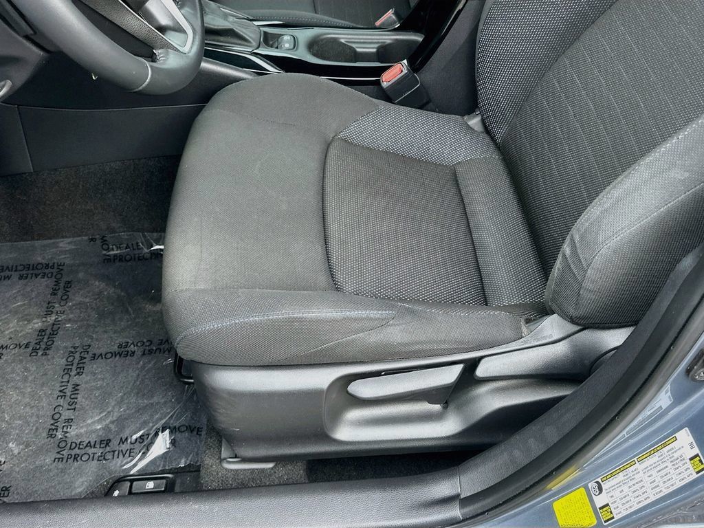 Used 2022 Toyota Corolla SE FWD image 17