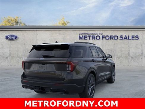 New 2026 Ford Explorer ST-Line w/ ST-Line Street Pack image 8