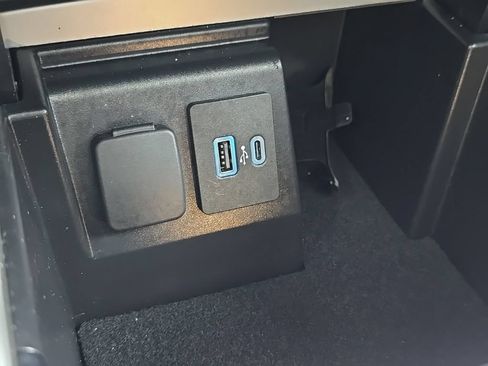 Used 2021 Ford Explorer ST w/ Equipment Group 401A AWD/4WD image 33