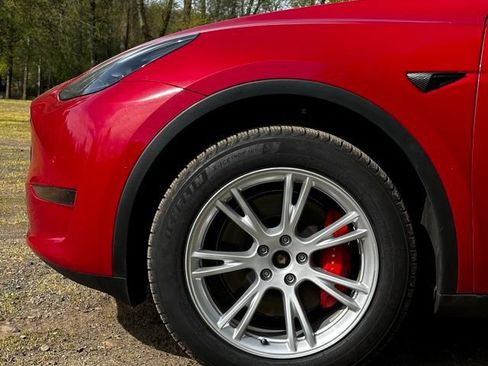 Used 2021 Tesla Model Y Performance image 7