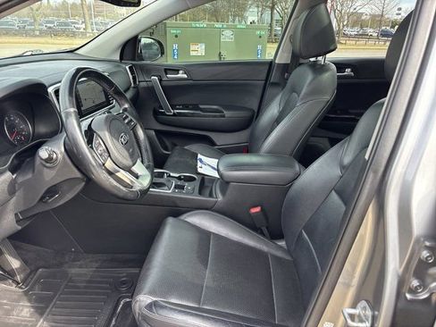 Used 2020 Kia Sportage EX w/ EX Technology Package image 16