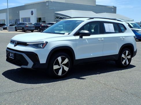 Certified 2025 Volkswagen Taos S AWD/4WD image 3