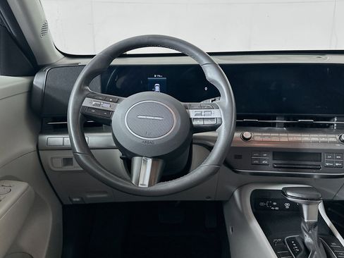 Used 2025 Hyundai Kona SEL FWD image 18