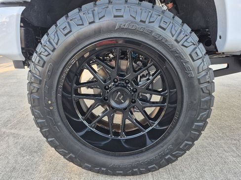 New 2026 Ford F250 Lariat w/ Black Appearance Package image 5