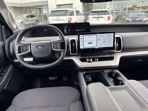 Used 2025 Ford Expedition Max Active image 19