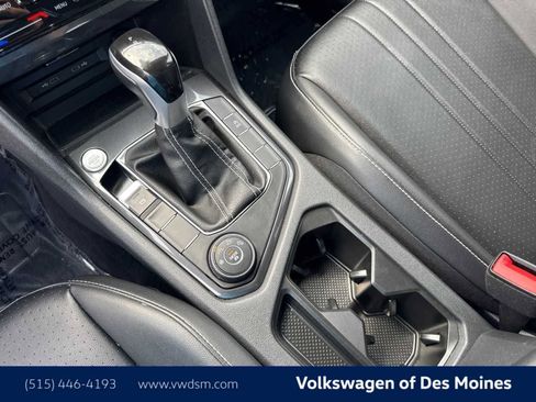 Certified 2024 Volkswagen Tiguan SE image 17
