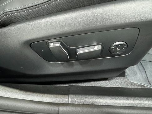 New 2026 BMW 550e xDrive image 21