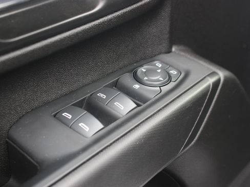 Used 2022 Chevrolet Silverado 2500 Custom w/ Custom Convenience Package image 16