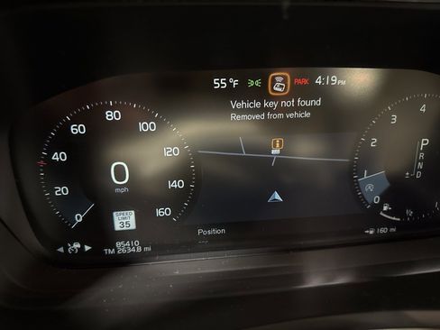 Used 2018 Volvo XC90 T6 Momentum w/ Convenience Package image 7