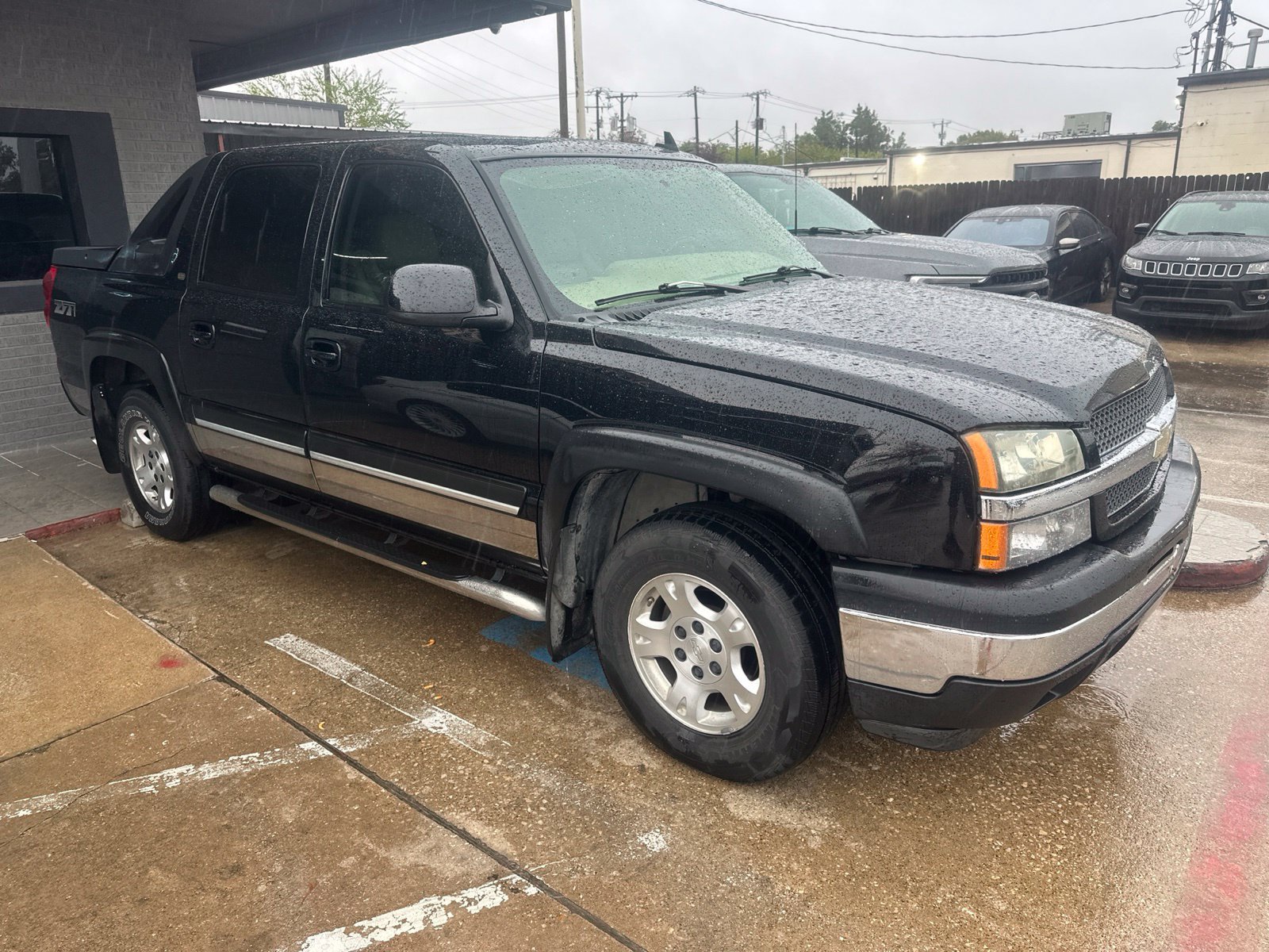 Used 2006 Chevrolet Avalanche Z71 w/ Sun And Sound Package AWD/4WD image 3