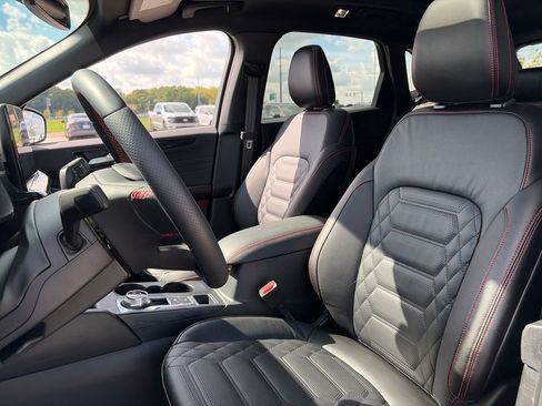 Used 2023 Ford Escape ST-Line Elite w/ Premium Technology Package AWD/4WD image 18