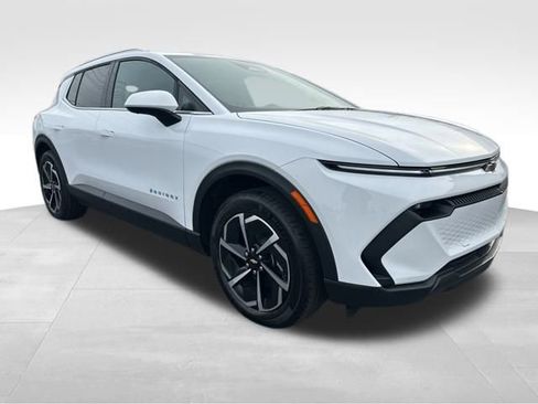 New 2026 Chevrolet Equinox EV LT image 7