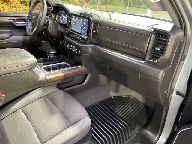 Certified 2024 Chevrolet Silverado 1500 RST w/ Convenience Package II AWD/4WD image 30