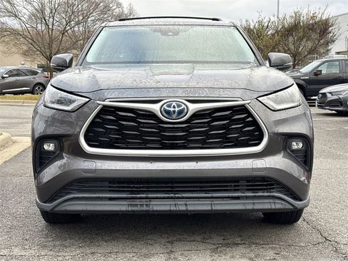 Used 2021 Toyota Highlander LE image 8