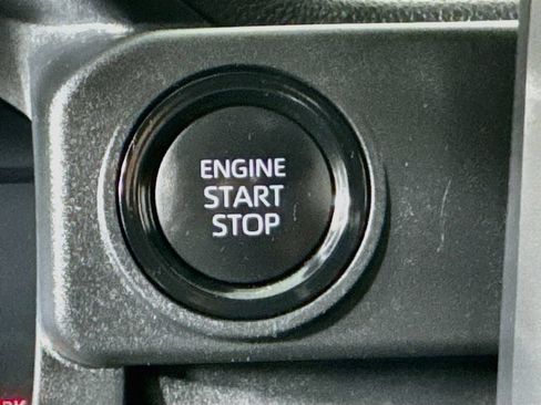 Used 2024 Toyota Tacoma SR5 AWD/4WD image 29