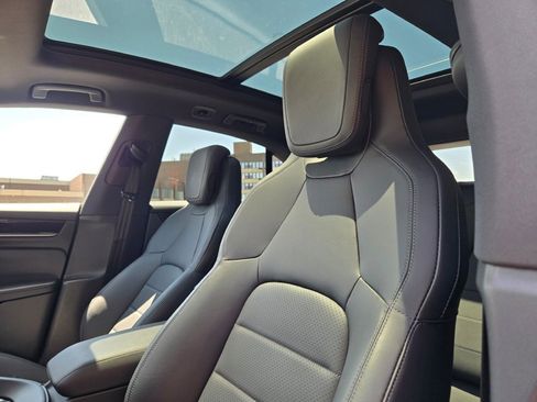 Used 2024 Porsche Macan 4 Electric image 20