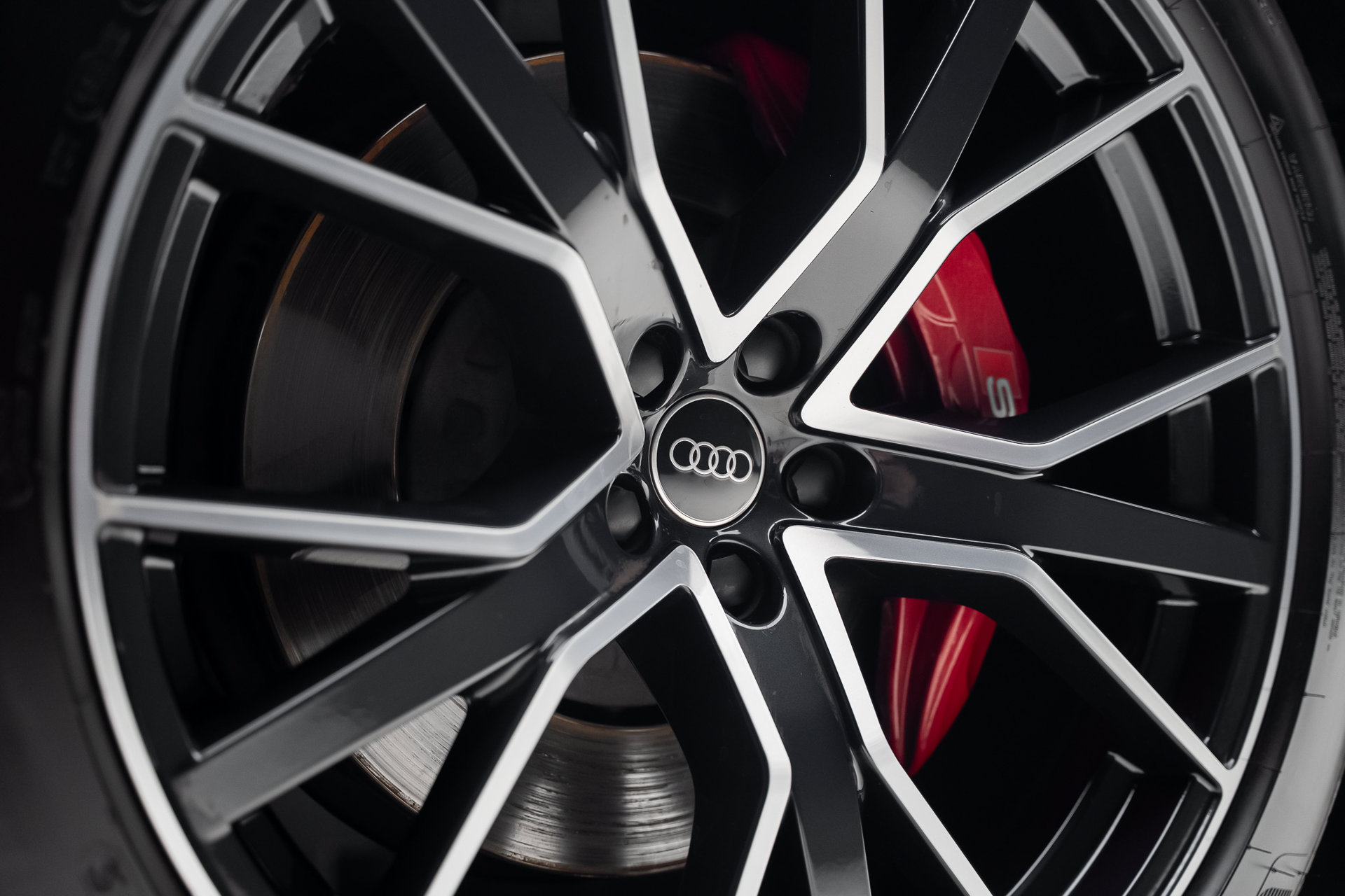 Used 2022 Audi SQ8 Prestige AWD/4WD image 23