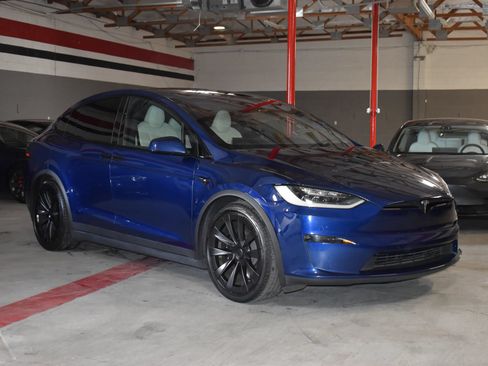 Used 2022 Tesla Model X AWD/4WD image 3