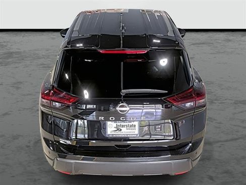 Used 2024 Nissan Rogue S AWD/4WD image 3