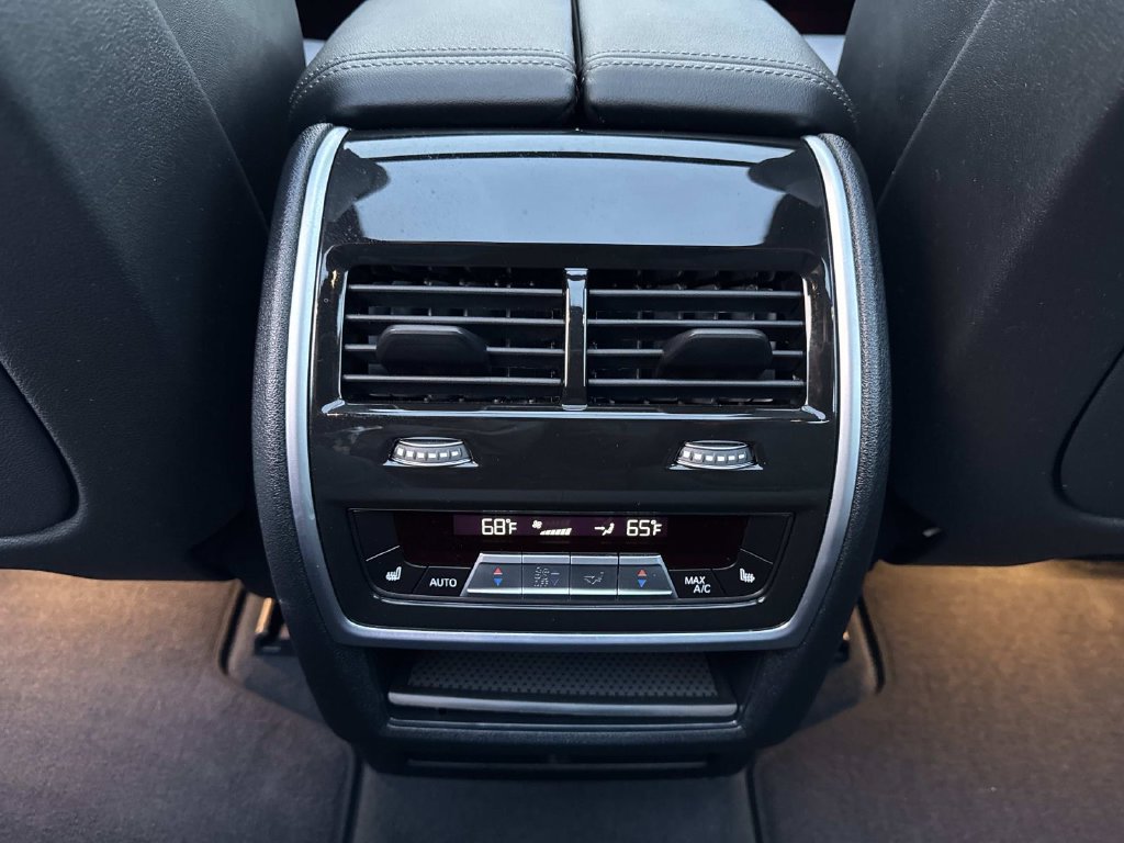 Used 2023 BMW X5 xDrive40i w/ M Sport Package AWD/4WD image 16