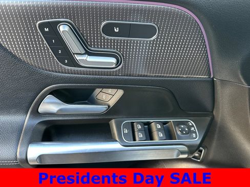 Used 2020 Mercedes-Benz GLB 250 4MATIC image 11