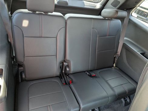Used 2023 Chevrolet Traverse RS w/ LPO, Cargo Package AWD/4WD image 12