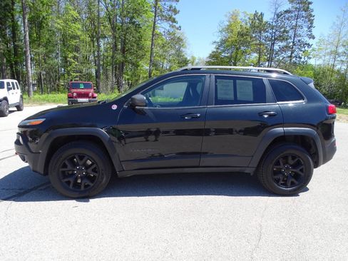 Used 2015 Jeep Cherokee Trailhawk w/ Leather Interior Group AWD/4WD image 6