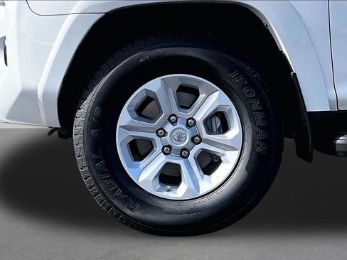 Used 2016 Toyota 4Runner SR5 w/ Convenience Package AWD/4WD image 8