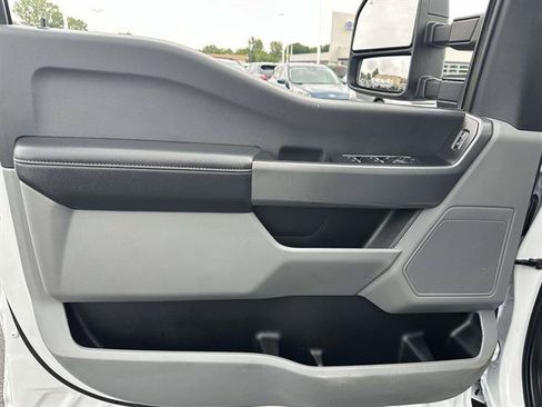 Used 2024 Ford F250 XLT AWD/4WD image 9