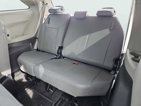 Used 2023 Toyota Sienna XLE w/ XLE Plus Package AWD/4WD image 36