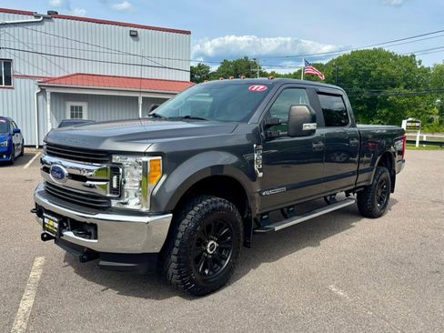 Used 2017 Ford F250 XL w/ STX Appearance Package AWD/4WD image 1