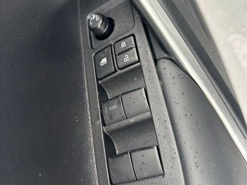 New 2026 Toyota Corolla Cross L image 19