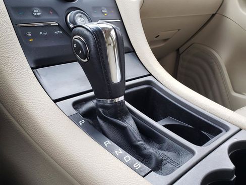 Used 2018 Ford Taurus SEL w/ Equipment Group 201A image 24