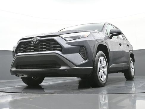 Used 2025 Toyota RAV4 LE image 44