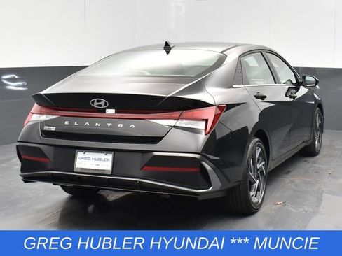 Used 2025 Hyundai Elantra SEL FWD image 7