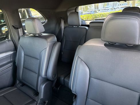 Used 2025 Buick Enclave Preferred image 16