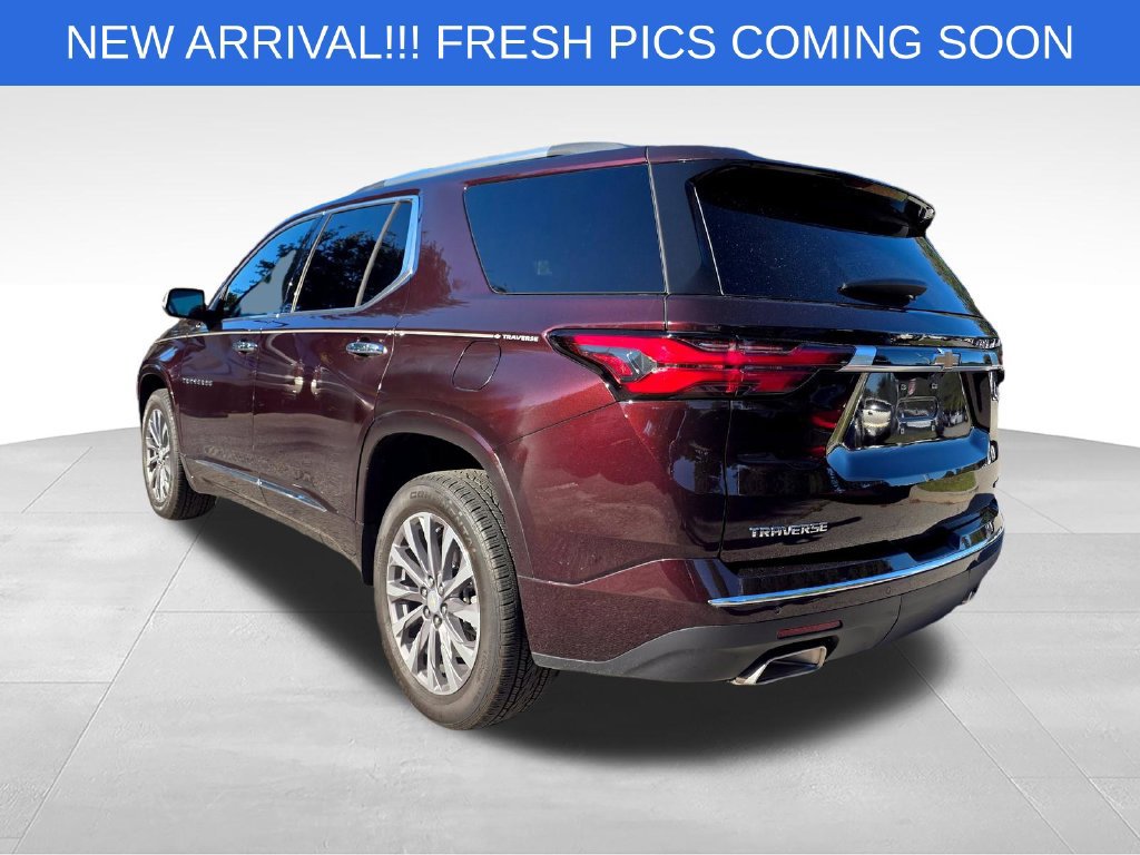 Used 2023 Chevrolet Traverse Premier w/ LPO, Cargo Package FWD image 5