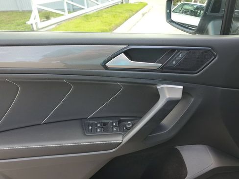 Certified 2023 Volkswagen Tiguan SE w/ Panoramic Sunroof Package FWD image 24