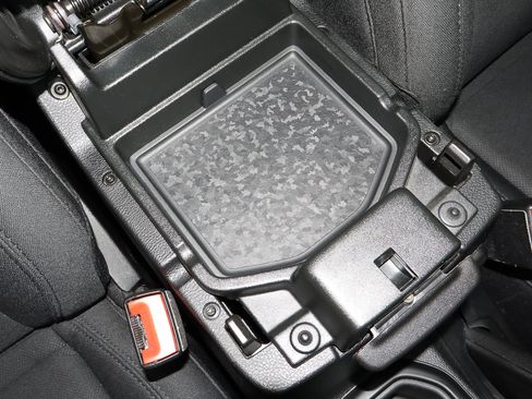 Used 2020 Jeep Wrangler Unlimited Sport S image 27