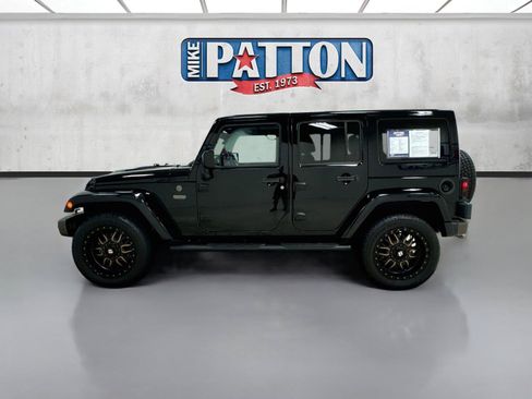Used 2016 Jeep Wrangler Unlimited Sahara AWD/4WD image 4