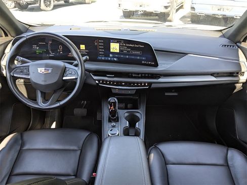 Certified 2024 Cadillac XT4 Premium Luxury image 17