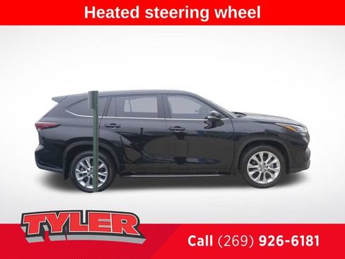 Used 2024 Toyota Highlander Limited AWD/4WD image 9